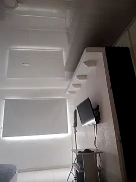 Natasha milf   online show from October 2025 01:03:02 PM