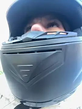 Snapshot of Bonniepark chatting on January 2025 12:06:01 PM Bonniepark online show from January 2025 12:06:01 PM