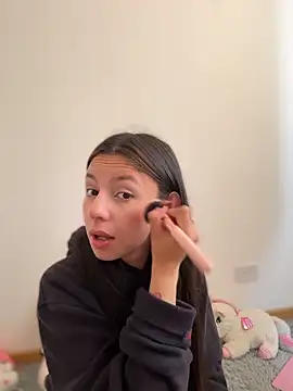 Snapshot of Bonniepark chatting on December 2025 12:10:01 PM Bonniepark online show from December 2025 12:10:01 PM