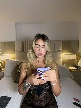  laura 02 online show from April 2026 12:33:01 PM