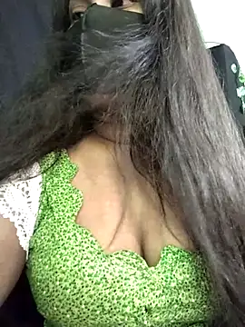 Idhika Paul online show from October 2025 10:08:01 AM