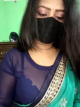 Idhika Paul online show from March 2026 07:00:02 PM