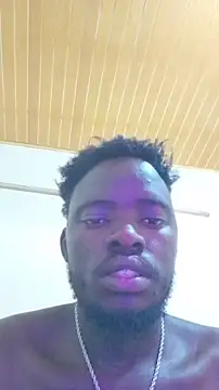 Snapshot of MaskedGQ chatting on November 2025 12:33:02 PM MaskedGQ online show from November 2025 12:33:02 PM