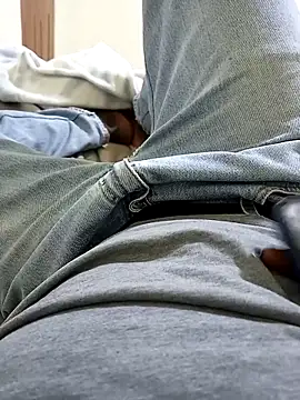 Snapshot of MaskedGQ chatting on December 2025 04:12:02 PM MaskedGQ online show from December 2025 04:12:02 PM