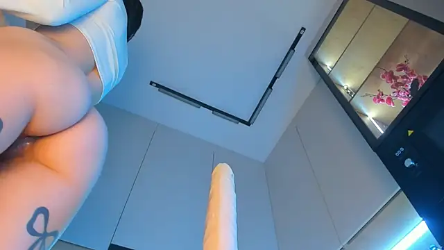 Snapshot of maakimo chatting on November 2025 05:16:02 AM maakimo online show from November 2025 05:16:02 AM