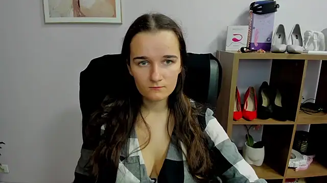 Snapshot of KateDelight chatting on October 2025 01:54:01 PM KateDelight online show from October 2025 01:54:01 PM