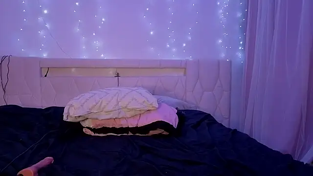 kamila french online show from March 2026 10:42:01 PM