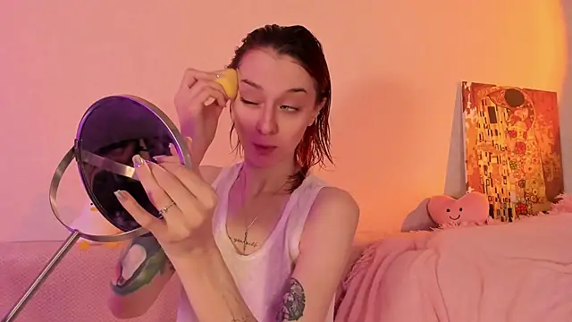 Snapshot of CrystalRey chatting on February 2025 05:21:01 AM CrystalRey online show from February 2025 05:21:01 AM