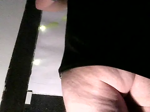 prcalek19 online show from November 2025 05:12:01 PM