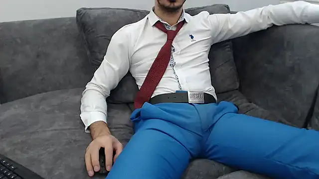 Snapshot of Naughtb0y chatting on December 2025 11:08:01 AM Naughtb0y online show from December 2025 11:08:01 AM