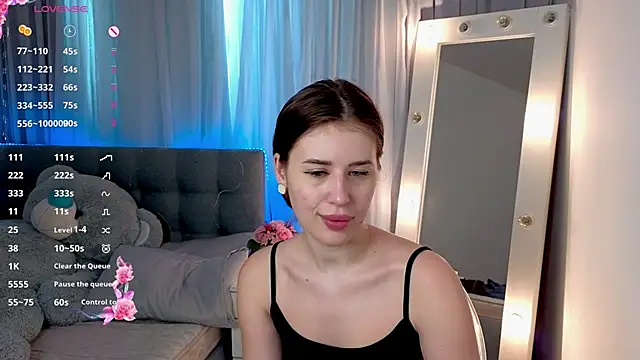 Milkissss online show from April 2026 07:50:02 AM