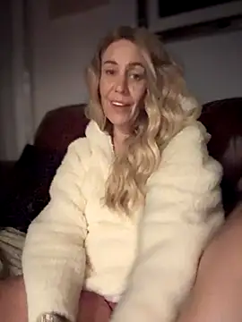 blondebitch2 online show from September 2025 10:36:01 PM