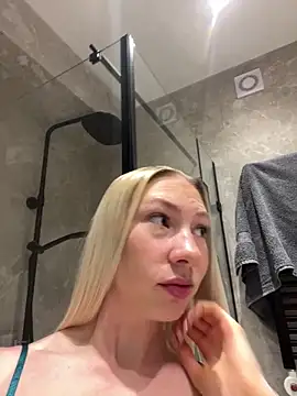 LuisaBecker online show from March 2025 08:05:02 PM