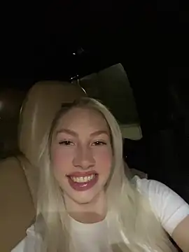 LuisaBecker online show from March 2025 07:59:01 PM