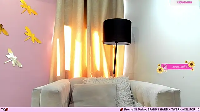  AlejaCruz  online show from March 2025 07:28:01 PM