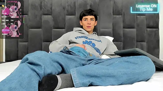 Adam Clay21 online show from March 2025 04:13:02 PM