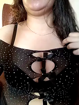 Snapshot of AK---47 chatting on November 2025 08:25:01 AM AK---47 online show from November 2025 08:25:01 AM