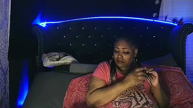 Snapshot of msyvette1970@xh chatting on January 2025 03:45:01 AM msyvette1970xh online show from January 2025 03:45:01 AM