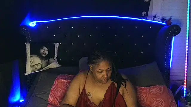 Snapshot of msyvette1970@xh chatting on January 2025 01:03:01 PM msyvette1970xh online show from January 2025 01:03:01 PM