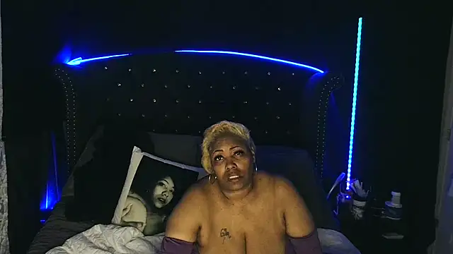 Snapshot of msyvette1970@xh chatting on February 2025 03:48:01 AM msyvette1970xh online show from February 2025 03:48:01 AM