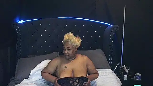 Snapshot of msyvette1970@xh chatting on March 2025 03:27:01 PM msyvette1970xh online show from March 2025 03:27:01 PM