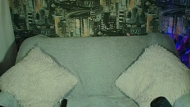 Snapshot of LuxuryGame chatting on March 2026 09:28:01 PM LuxuryGame online show from March 2026 09:28:01 PM