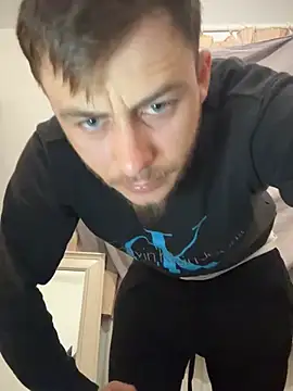 Snapshot of Julian128 chatting on March 2025 10:58:01 PM Julian128 online show from March 2025 10:58:01 PM