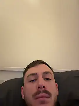 Julian128 online show from November 2025 09:52:01 PM