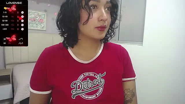 ema saenz online show from December 2024 07:23:01 PM