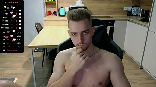 Snapshot of Larstar01 chatting on February 2025 10:28:02 PM Larstar01 online show from February 2025 10:28:02 PM