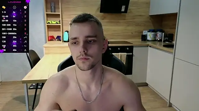 Snapshot of Larstar01 chatting on February 2025 11:14:02 PM Larstar01 online show from February 2025 11:14:02 PM