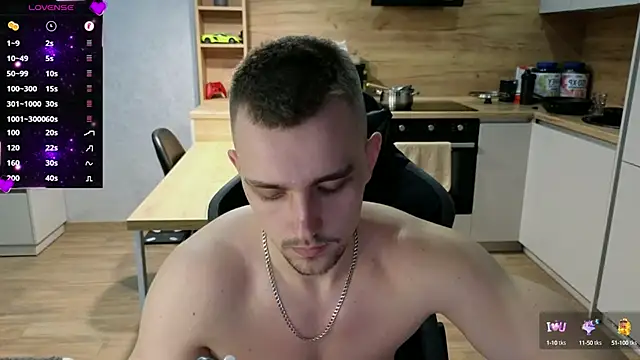 Snapshot of Larstar01 chatting on February 2025 08:36:01 PM Larstar01 online show from February 2025 08:36:01 PM