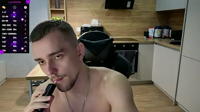 Snapshot of Larstar01 chatting on March 2025 07:16:02 PM Larstar01 online show from March 2025 07:16:02 PM