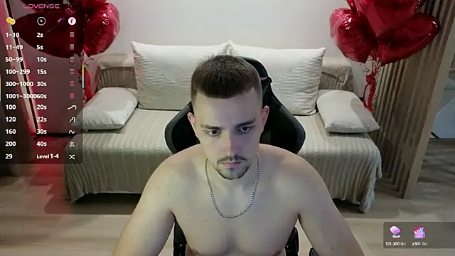 Snapshot of Larstar01 chatting on September 2025 10:26:01 PM Larstar01 online show from September 2025 10:26:01 PM