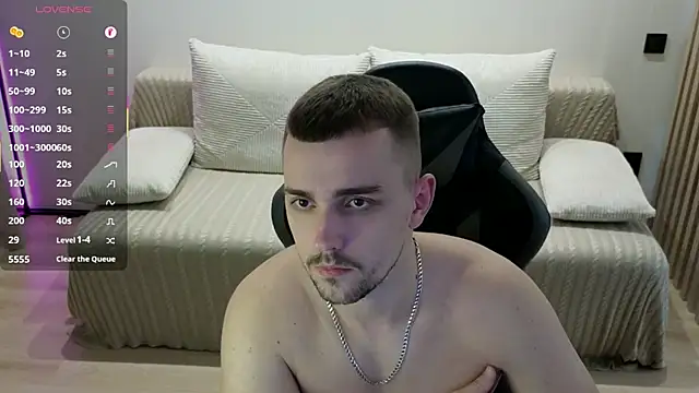 Snapshot of Larstar01 chatting on November 2025 08:20:01 PM Larstar01 online show from November 2025 08:20:01 PM