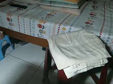 triangle0623 online show from October 2025 10:15:02 AM