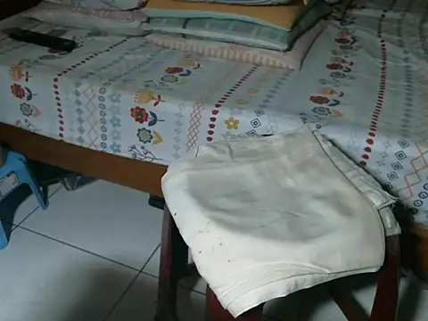 triangle0623 online show from October 2025 10:49:02 AM