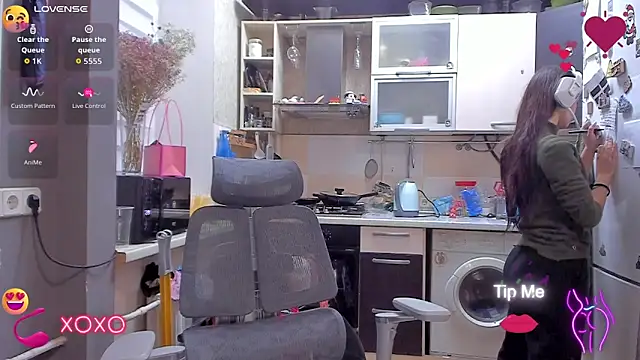  Nika Kik online show from October 2025 04:58:02 PM