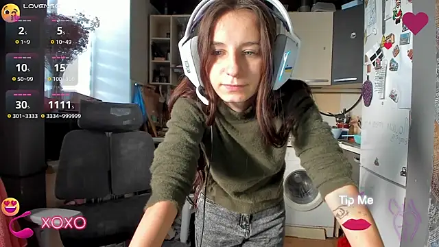  Nika Kik online show from October 2025 12:45:01 PM