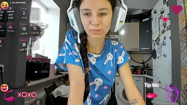  Nika Kik online show from October 2025 12:17:02 PM