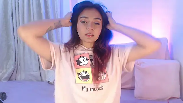 Snapshot of Emma_Evanns chatting on January 2025 09:44:02 AM Emma Evanns online show from January 2025 09:44:02 AM