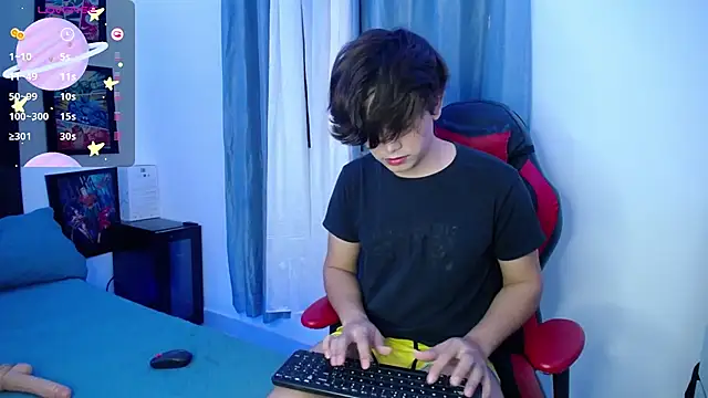 andyboy- online show from February 2025 10:09:02 PM