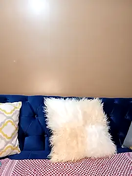 Snapshot of Ayrella02 chatting on December 2024 01:37:01 AM Ayrella02 online show from December 2024 01:37:01 AM