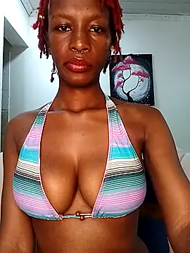 Snapshot of Ayrella02 chatting on November 2025 02:44:01 AM Ayrella02 online show from November 2025 02:44:01 AM