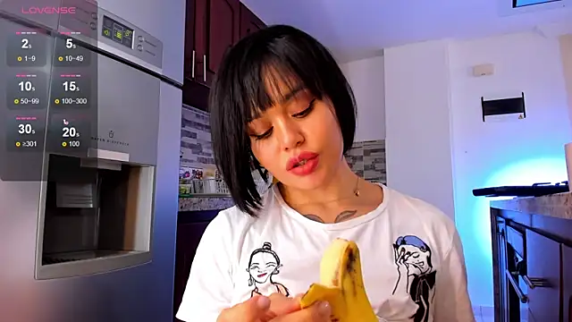 Snapshot of Miiel_rosa chatting on December 2024 02:28:02 PM Miiel rosa online show from December 2024 02:28:02 PM