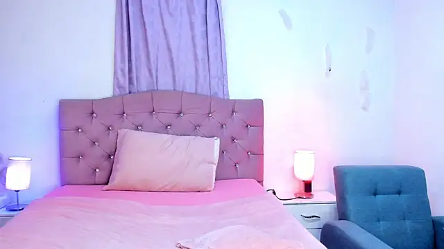 Snapshot of Latinabombsheell chatting on December 2025 06:32:02 AM Latinabombsheell online show from December 2025 06:32:02 AM