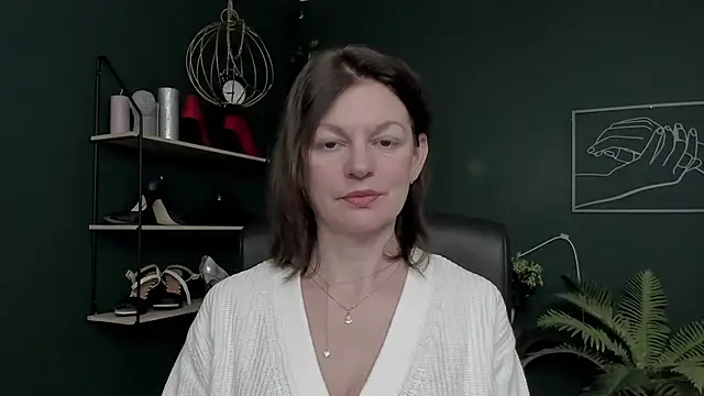 Snapshot of VivianWILD chatting on November 2025 06:46:02 AM VivianWILD online show from November 2025 06:46:02 AM