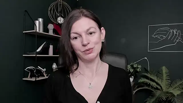 Snapshot of VivianWILD chatting on February 2026 09:49:01 AM VivianWILD online show from February 2026 09:49:01 AM