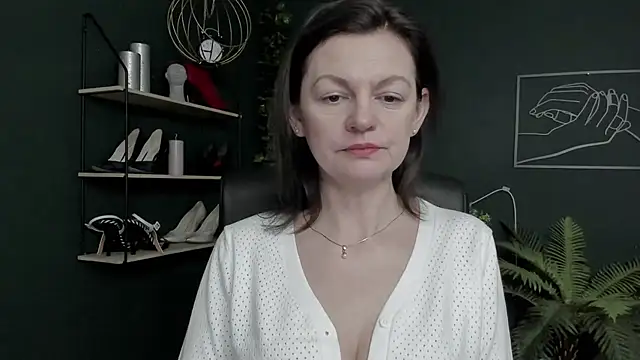 Snapshot of VivianWILD chatting on February 2026 06:58:01 AM VivianWILD online show from February 2026 06:58:01 AM