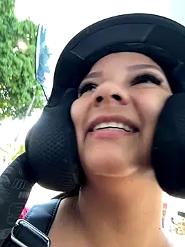 Snapshot of loreth_J chatting on September 2025 01:10:01 PM loreth J online show from September 2025 01:10:01 PM